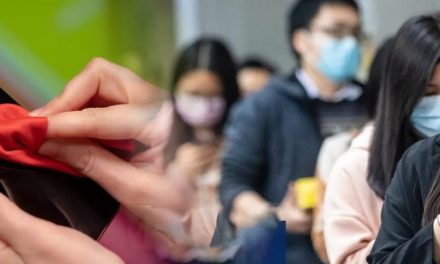 How to Clean Your Phone to Counter Coronavirus Outbreak