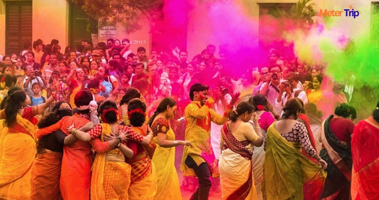 Shantiniketan, Kolkata: Cultural Holi - metertrip