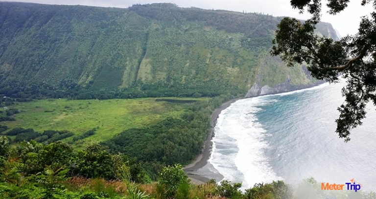 Waipio Valley Beach, Hawaii, USA - metertrip
