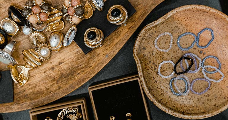 Etsy Trends: Crafting a Unique Lifestyle with Handmade Elegance
